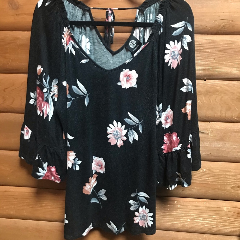 Bobeau Tie-Back Flutter Sleeve Tee